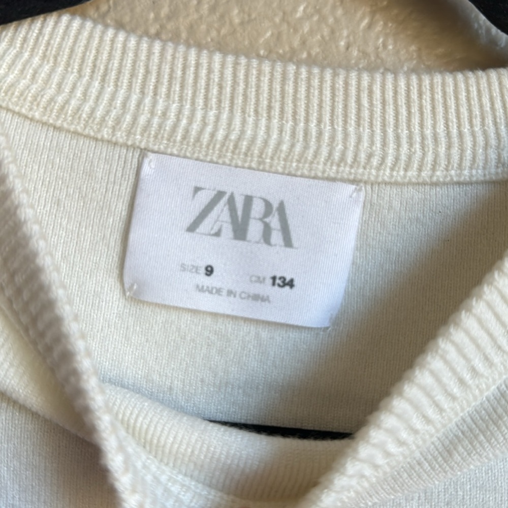 Zara Padded shoulder sleeveless sweater - Picture 2 of 4